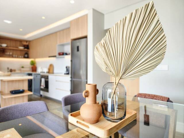 Incredible SeaPoint Oasis W Pool gallery image 4