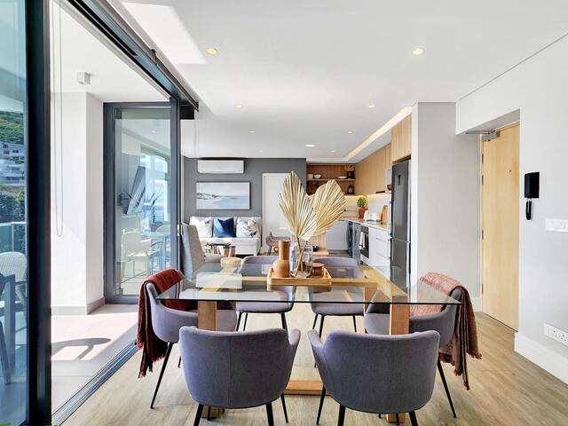 Incredible SeaPoint Oasis W Pool gallery image 2