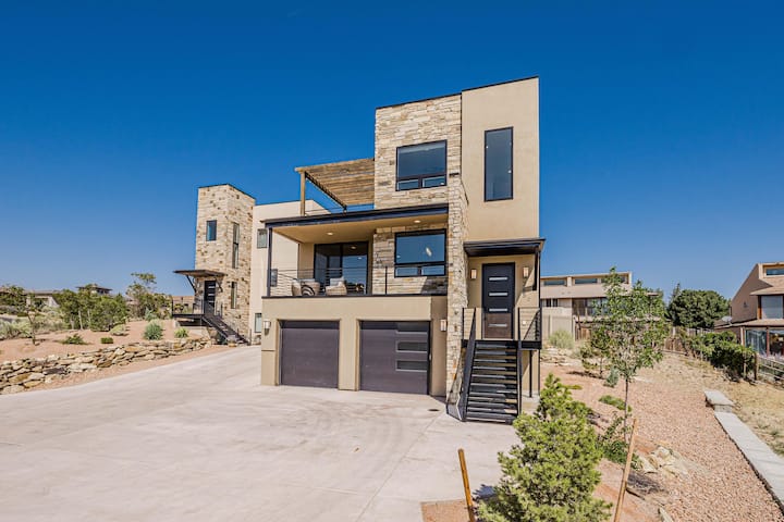 Casa De Luz: Near Golf Course W/ Private Balcony - Grand Junction, CO