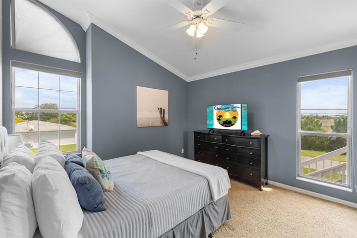 Соба со брачен кревет (широк 180-220 см)