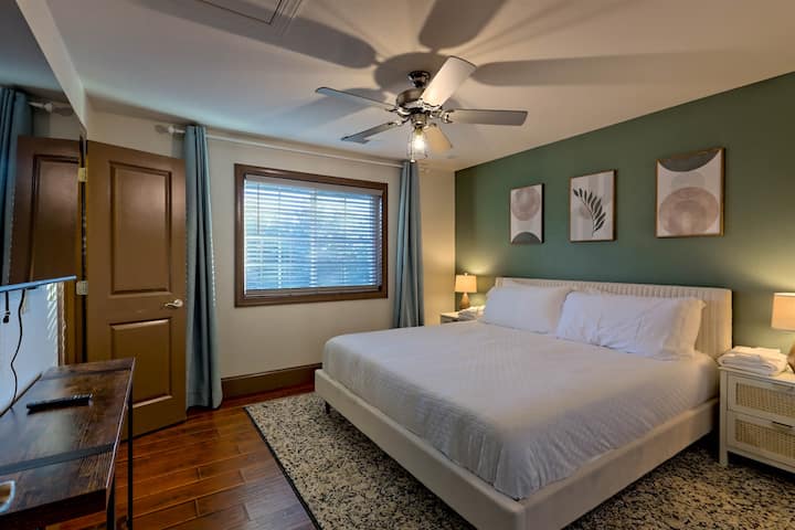 2nd floor bright king room with plenty of space and a comfortable layout.