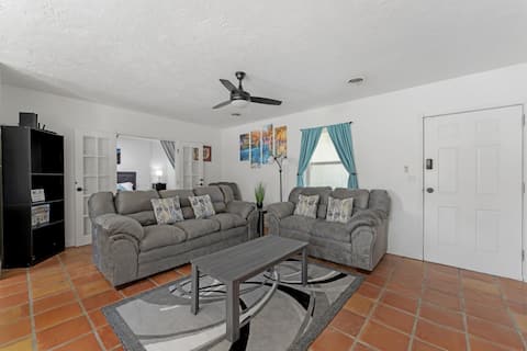 Popular Airbnb listing: Grotto Pool Oasis | 3BR Near IMG & Beaches in Bradenton