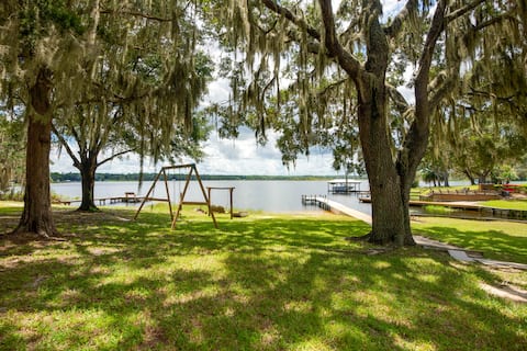 Lake Winnott Home w/ Boat Ramp & Dock