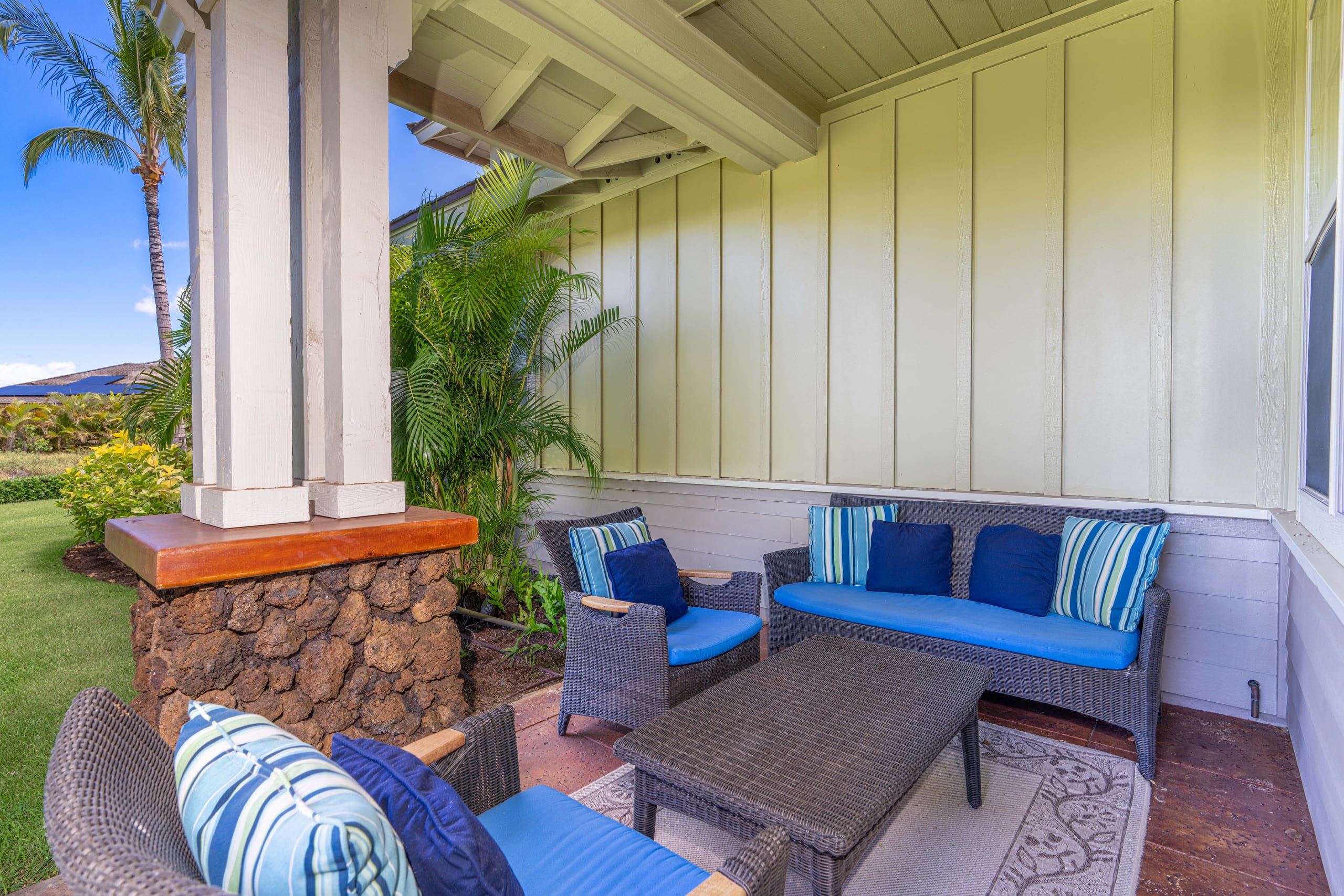 Condo in Waimea · ★4.67 · 2 bedrooms · 4 beds · 2 private baths - Image 11