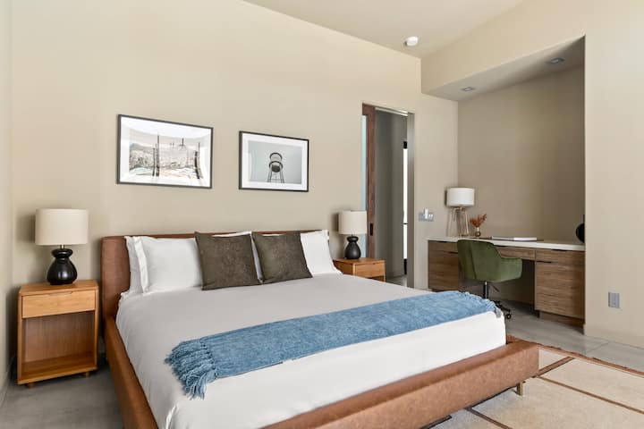 Primarna spalnica ima delovni prostor za poslovneže