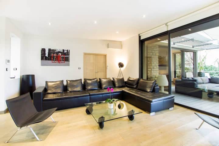 Modern Villa 6 bedrooms Croisette