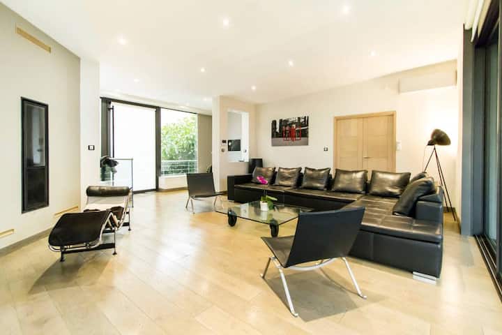 Modern Villa 6 bedrooms Croisette