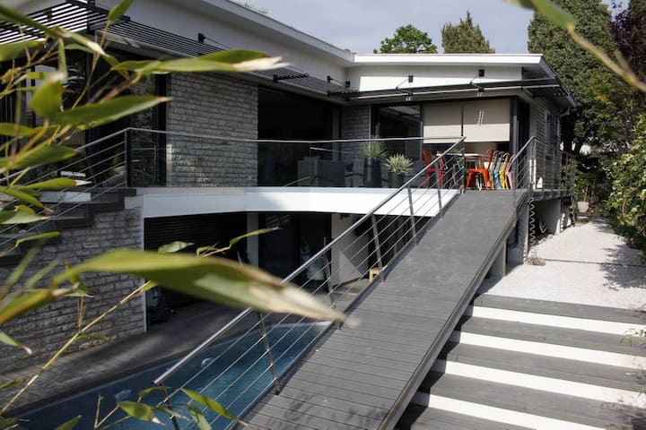 Modern Villa 6 bedrooms Croisette
