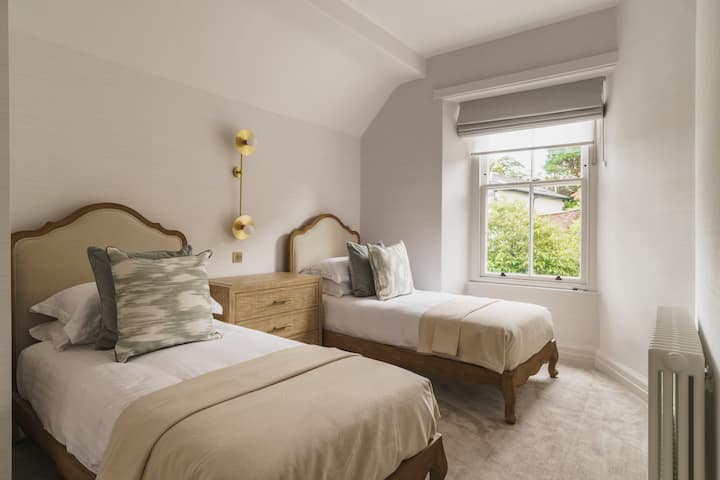 LAIK_BEAUMONT -00118_HRJ