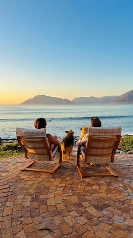 Family & pet friendly home on the beach in Kommetj