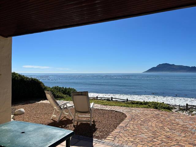 Family & pet friendly home on the beach in Kommetj gallery image 2