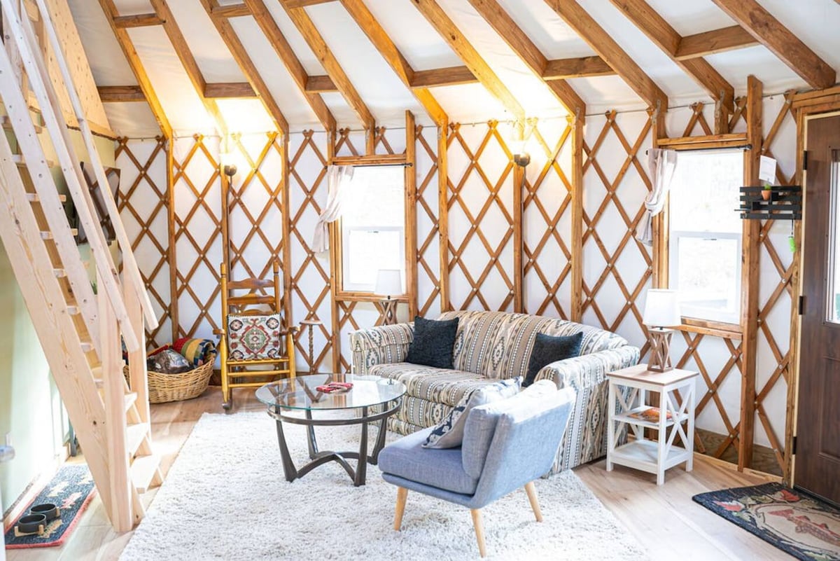 ◆YURT◆ Boon_Black [YB269_BK] Driftwood' Cozy Luxury Yurt with Sauna & Wi-Fi - Yurts for