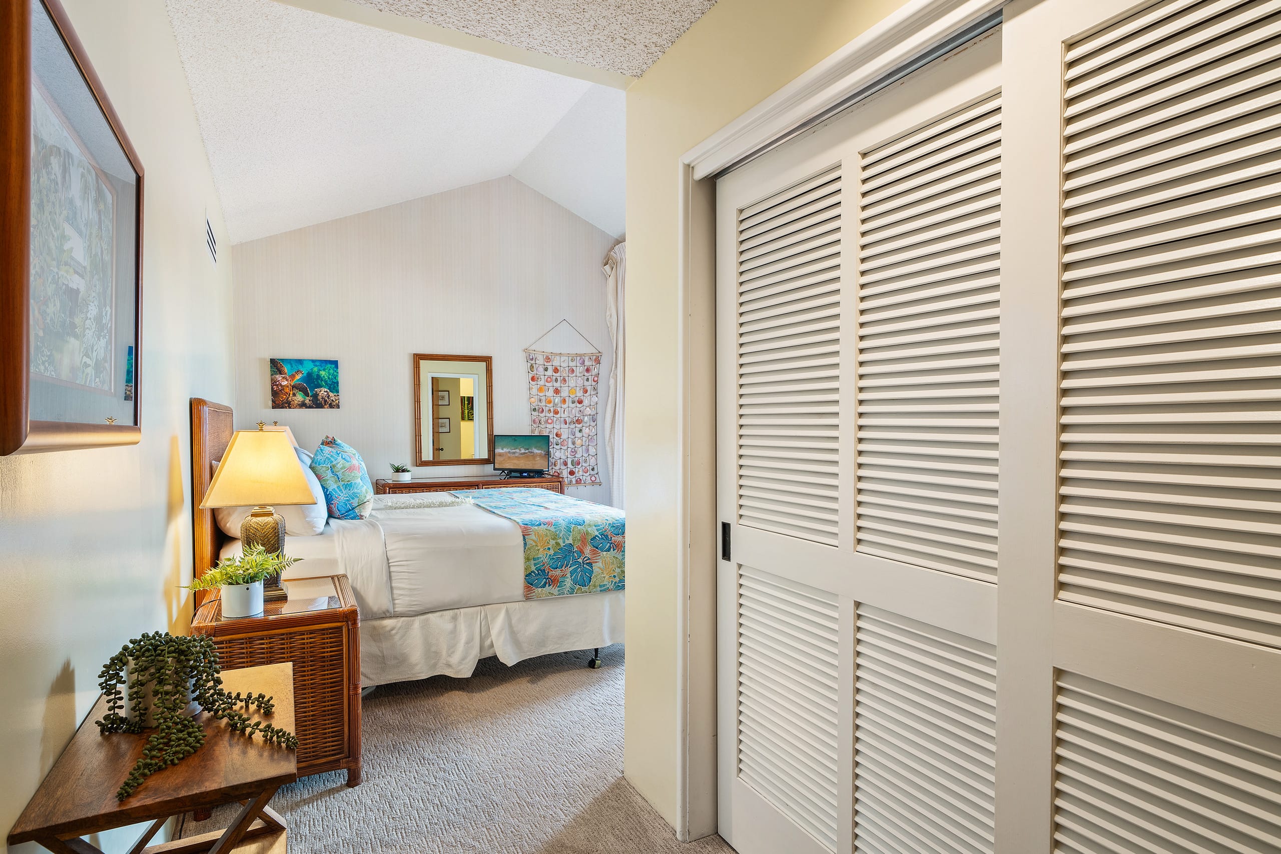 Condo in Lahaina · ★4.89 · 2 bedrooms · 3 beds · 2 baths - Image 15