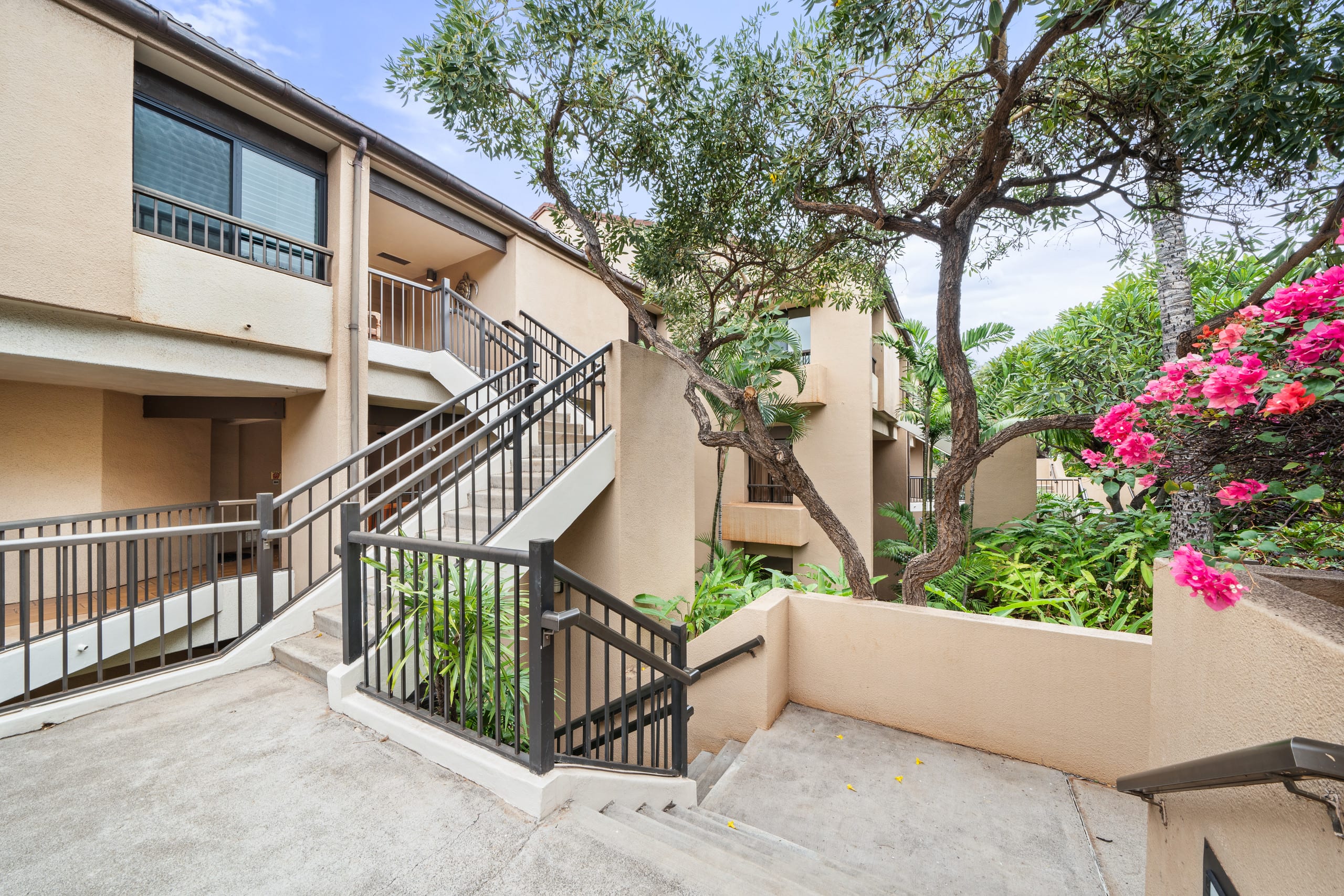 Condo in Lahaina · ★4.89 · 2 bedrooms · 3 beds · 2 baths - Image 41