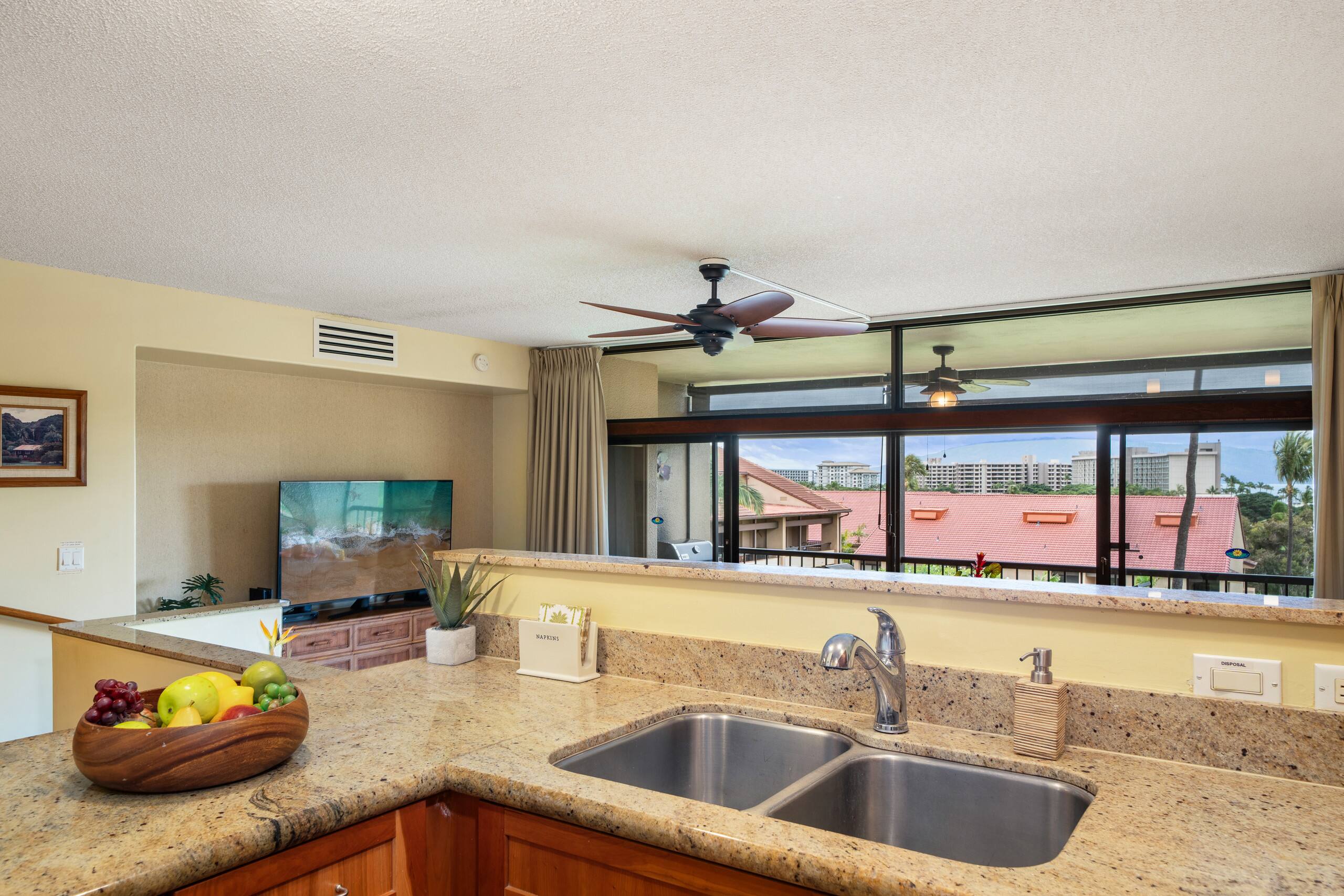 Condo in Lahaina · ★4.89 · 2 bedrooms · 3 beds · 2 baths - Image 10