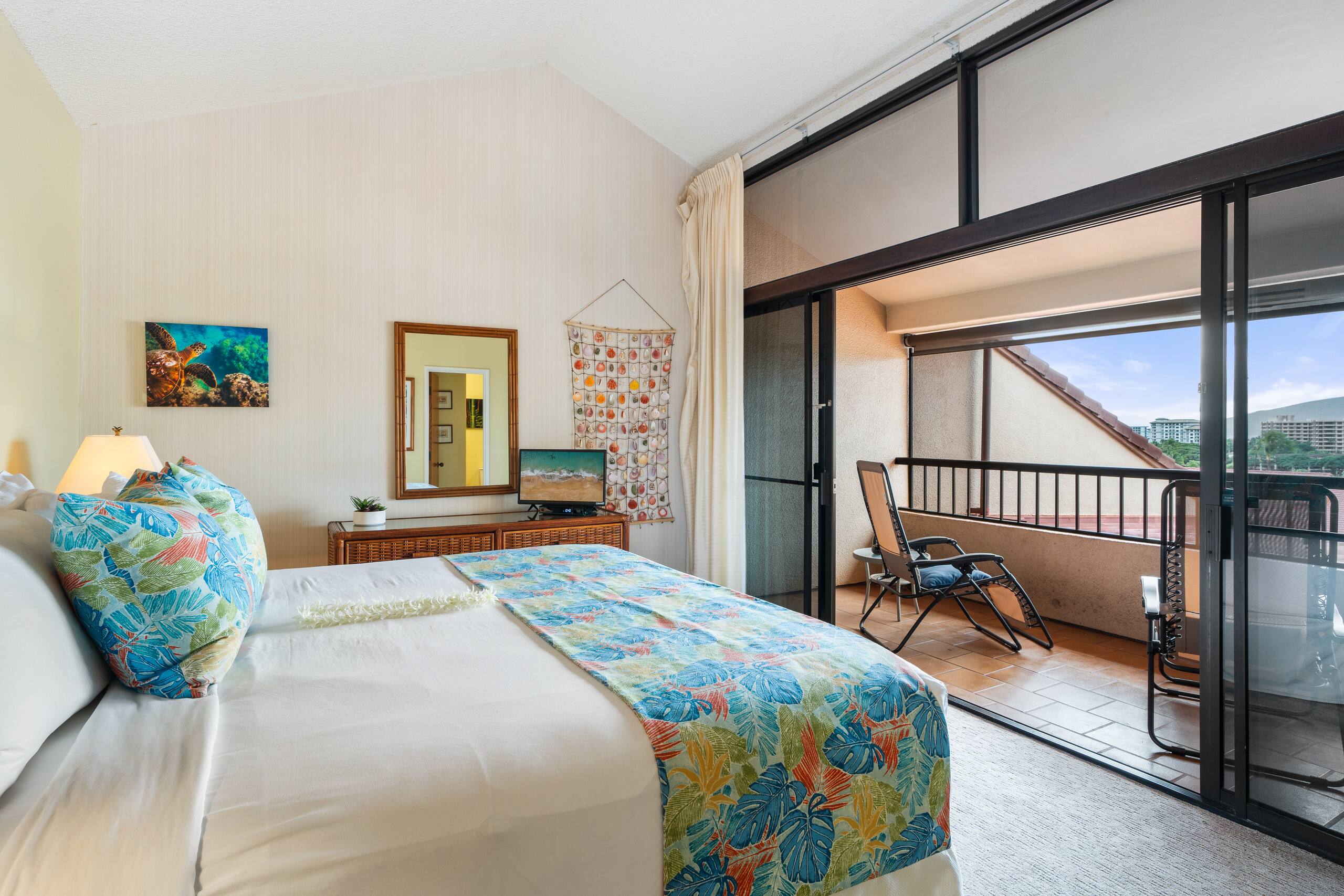 Condo in Lahaina · ★4.89 · 2 bedrooms · 3 beds · 2 baths - Image 16