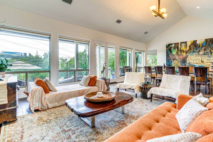 7 Mi to Zilker Park: Oasis w/ Pool & Patio gallery image 2