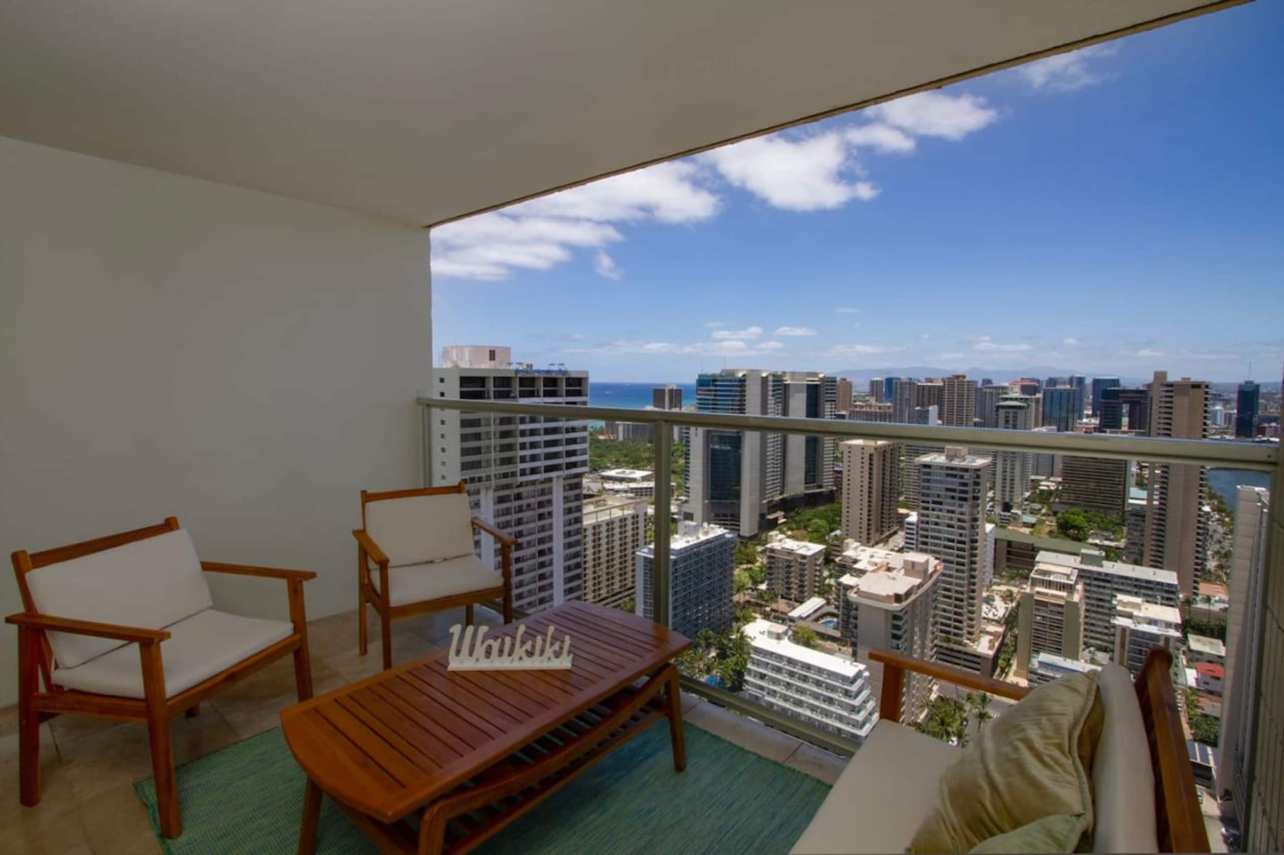 Penthouse Studio w/ Ocean Views | Pool + deck - Image 7