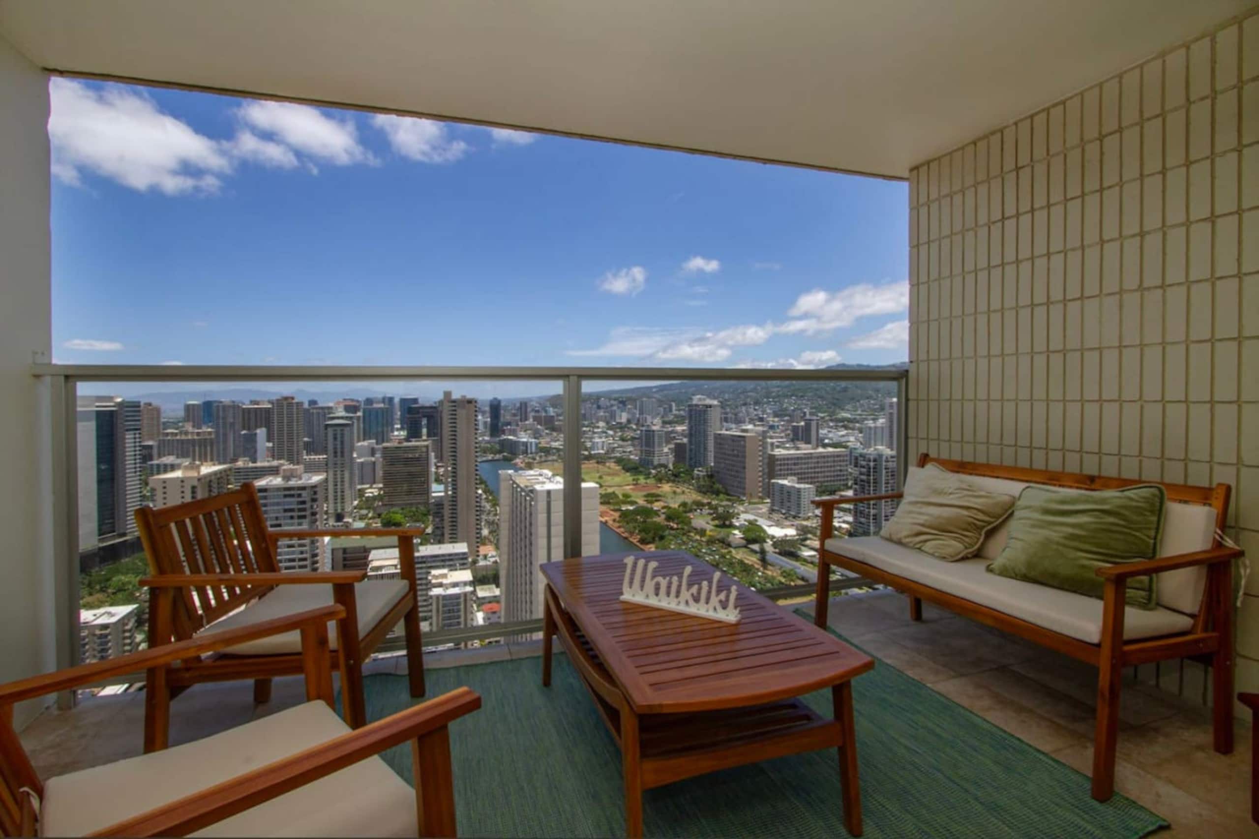 Penthouse Studio w/ Ocean Views | Pool + deck - Image 1