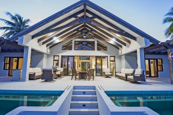 Casa de Wilson – 5 Bedroom Beachfront Villa