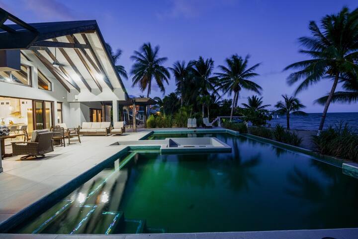 Casa de Wilson – 5 Bedroom Beachfront Villa gallery image 3