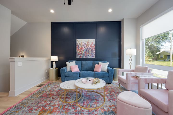Dolly & Denim | Stylish & Roomy | Private Rooftop