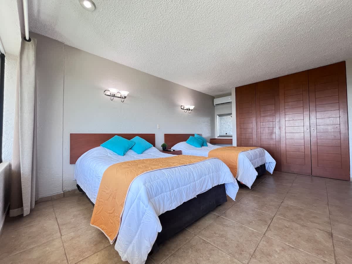 Vesela soba za odmor tijekom blagdana