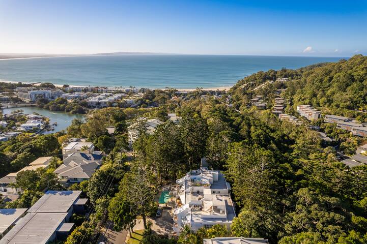 Picture Point 2: 500m to Hastings St & Noosa Beach