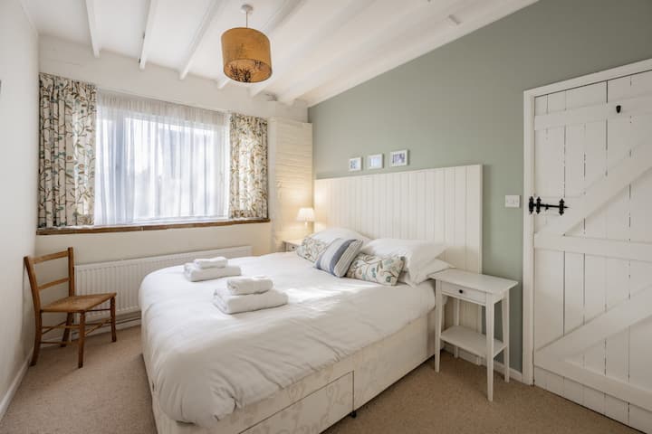 1 - Turnstone Barn, Weybourne -1