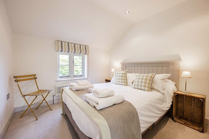 24-Anvil Cottage-24