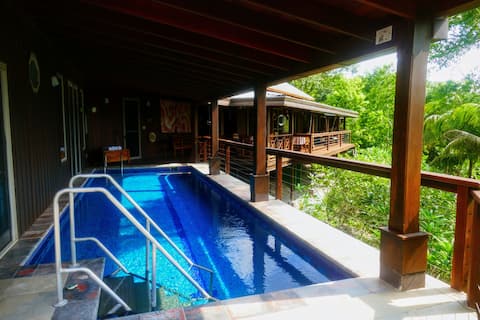 Framadani estate - 3BDR Villa w/ pool & 1BDR Cabin