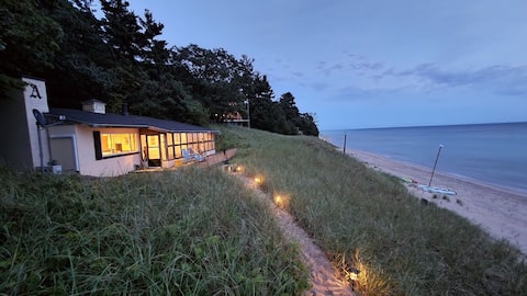 Reagan's Landing | Relaxing Private Beach 3BR, 1BA