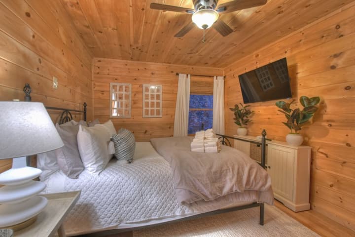 Двойна спалня на основното ниво 