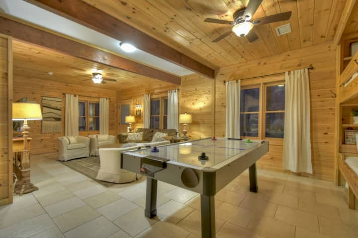 Маса за въздушен хокей в мазето 