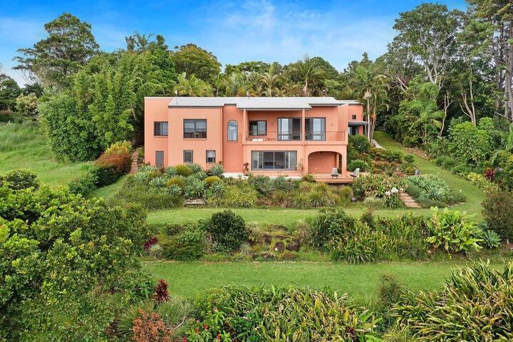 Villa Rosa – A Mediterranean Luxury Home + Pool gallery image 3