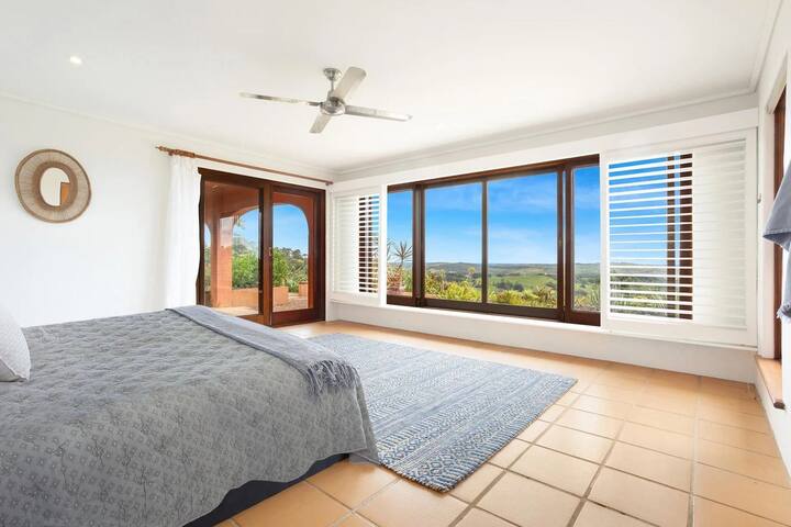 Villa Rosa – A Mediterranean Luxury Home + Pool gallery image 2