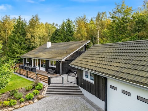 "Vicente" - 14km to the fjord by Interhome