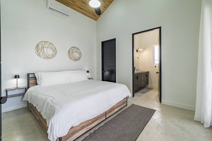 Blue Oasis and Pool Club at Mahogany Bay gallery image 3