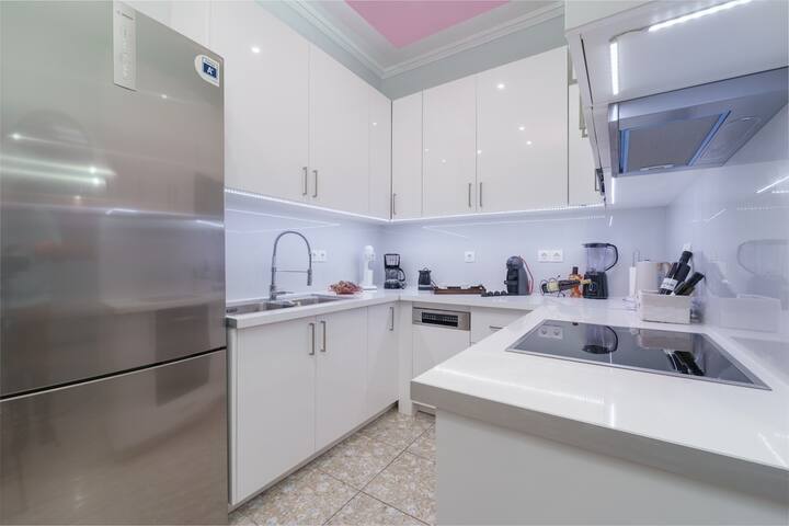 Gazi Suite With Private Rooftop gallery image 3