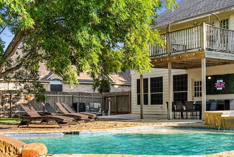 Glow-Inspired Cowboy House w/ Private Pool