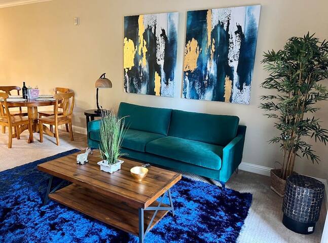 King Size Bed-WI-FI-GYM-Parking