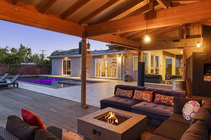 ৎ୭Middlebury Heightsৎ୭heated poolJacuzi games&more gallery image 3