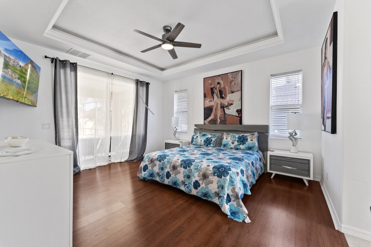 [Основна спалня №1 ]~ Суперголямо двойно легло, самостоятелна баня, смарт телевизор