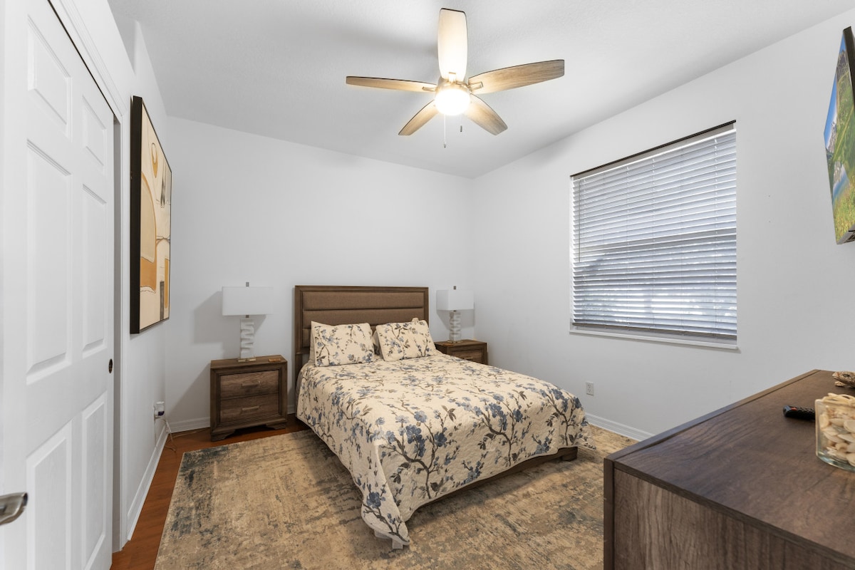 [Спалня №2 ]~ Двойно легло, смарт телевизор, вентилатор на тавана