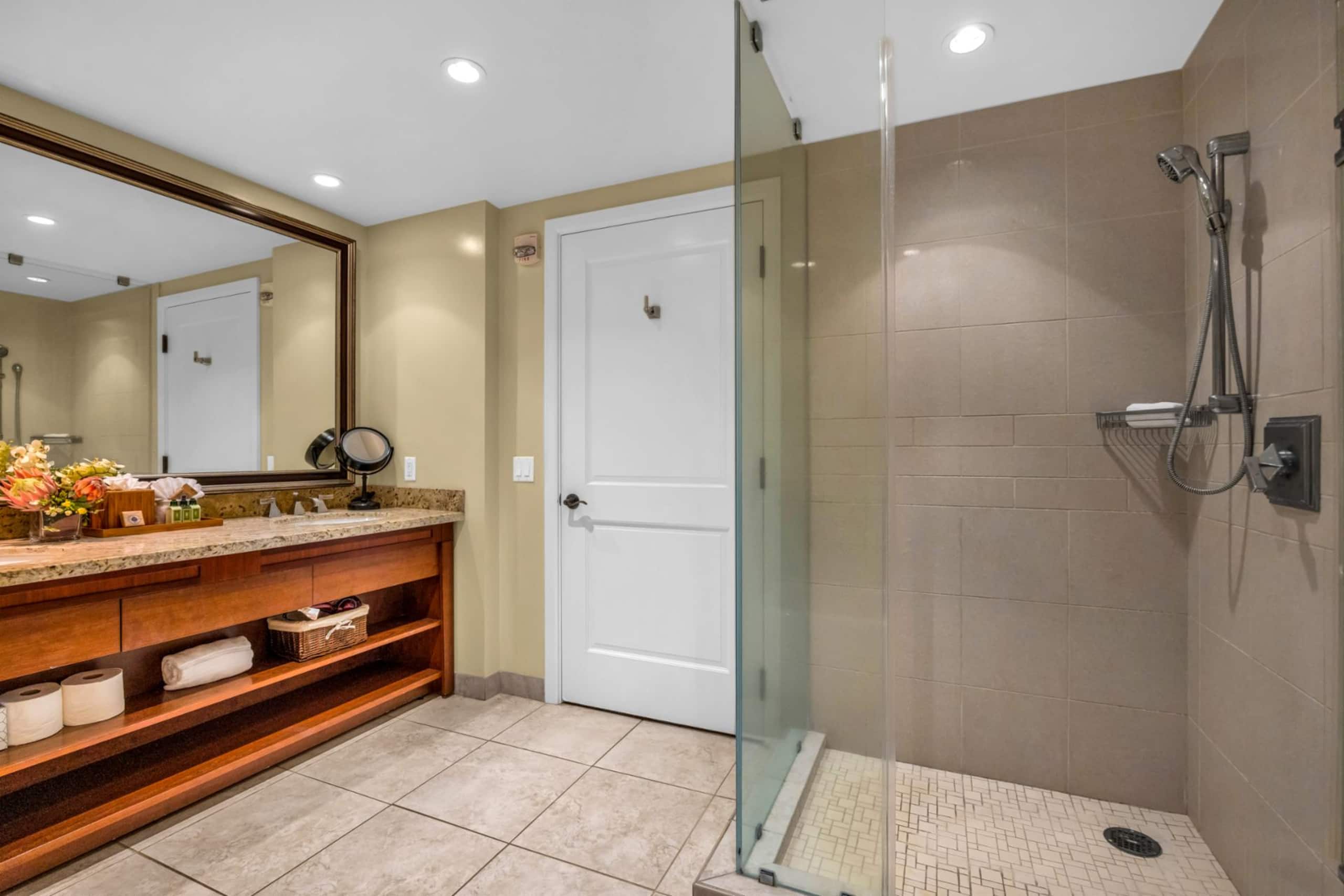 Condo in Lahaina · ★5.0 · 1 bedroom · 2 beds · 1 bath - Image 25