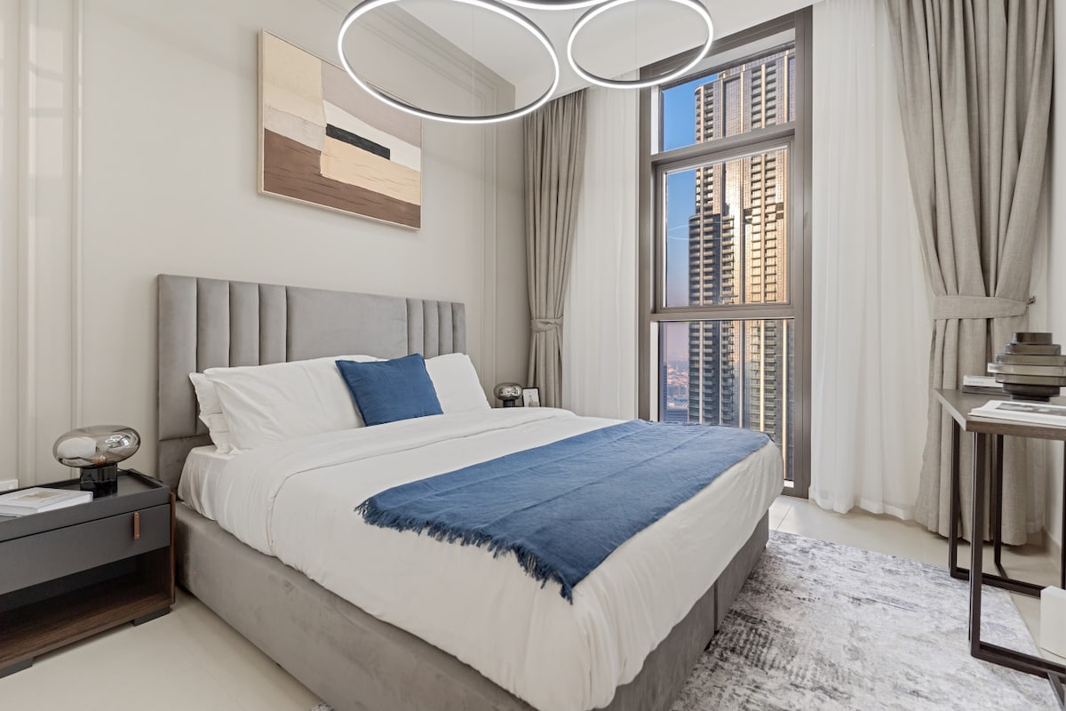 3 Bedroom Furnished Apartment | Burj Crown 5