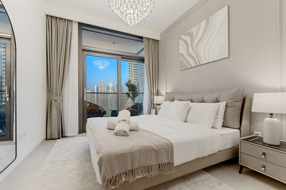 3 Bedroom Furnished Apartment | Burj Crown 4