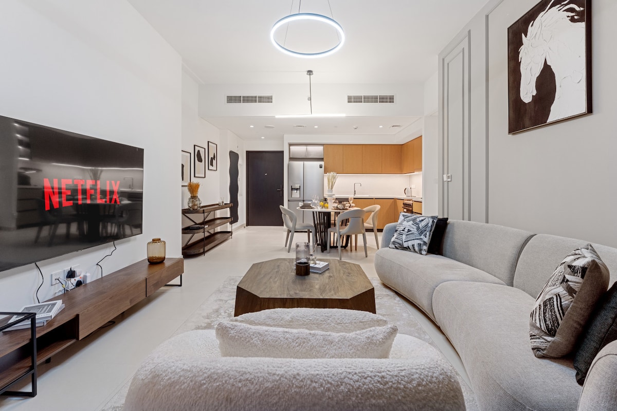 3 Bedroom Furnished Apartment | Burj Crown 2