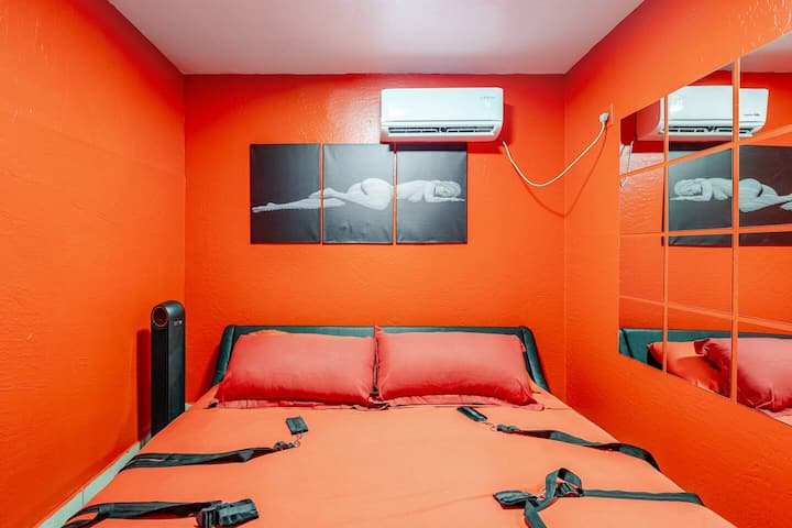 Phoenix Kink Red Room for adults