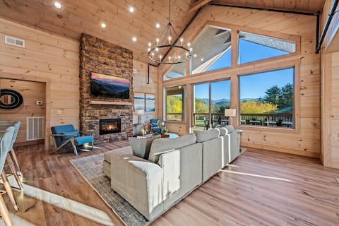 Luxe 6BR w/Swim Spa*Game Room* Firepit*Views*Quiet